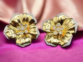 Große Ohrringe Clips, Blume mit Strass. Luxus-Schmuck