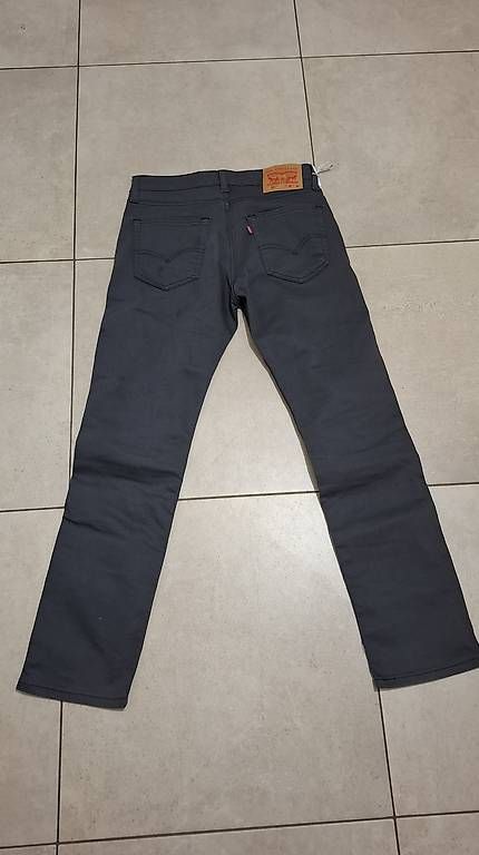 Jeans: Jeans Lewis 511 gris slim 30/30 – Usato da Essertes venduto da ast_mk5t