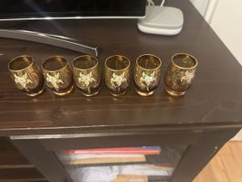Ensemble de 6 verres à liqueur en verre doré et décor floral