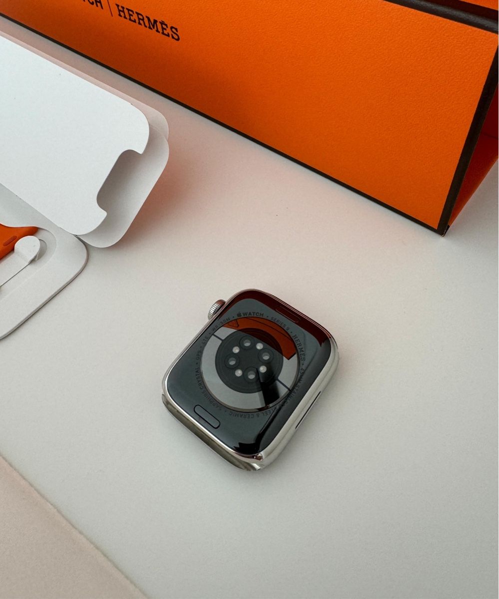 Apple Smartwatch: Hermes Apple Watch Series 9 - Silber - 45 mm – Usato da Oetwil an der Limmat venduto da tommyb1982 1