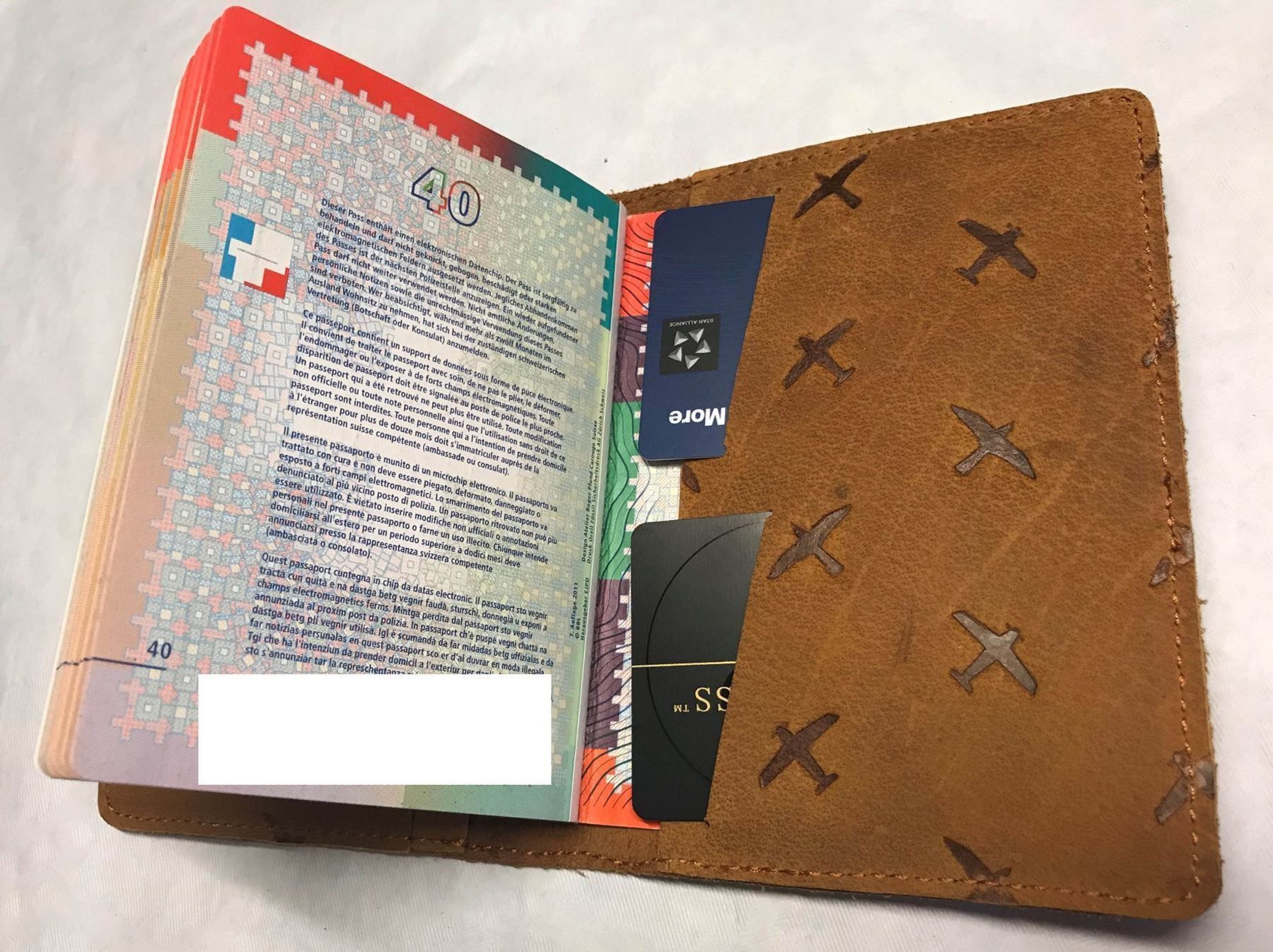 Altre valigie & borse da viaggio: Passhülle / Passport Cover Echt Leder – Nuovo e nell'imballaggio originale da Oberrüti venduto da siyito 4