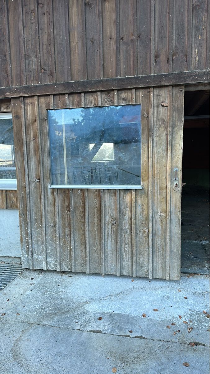 Porte: Holzschiebetor mit Fenster gebraucht – Usato da Rossrüti venduto da DTSwissScott