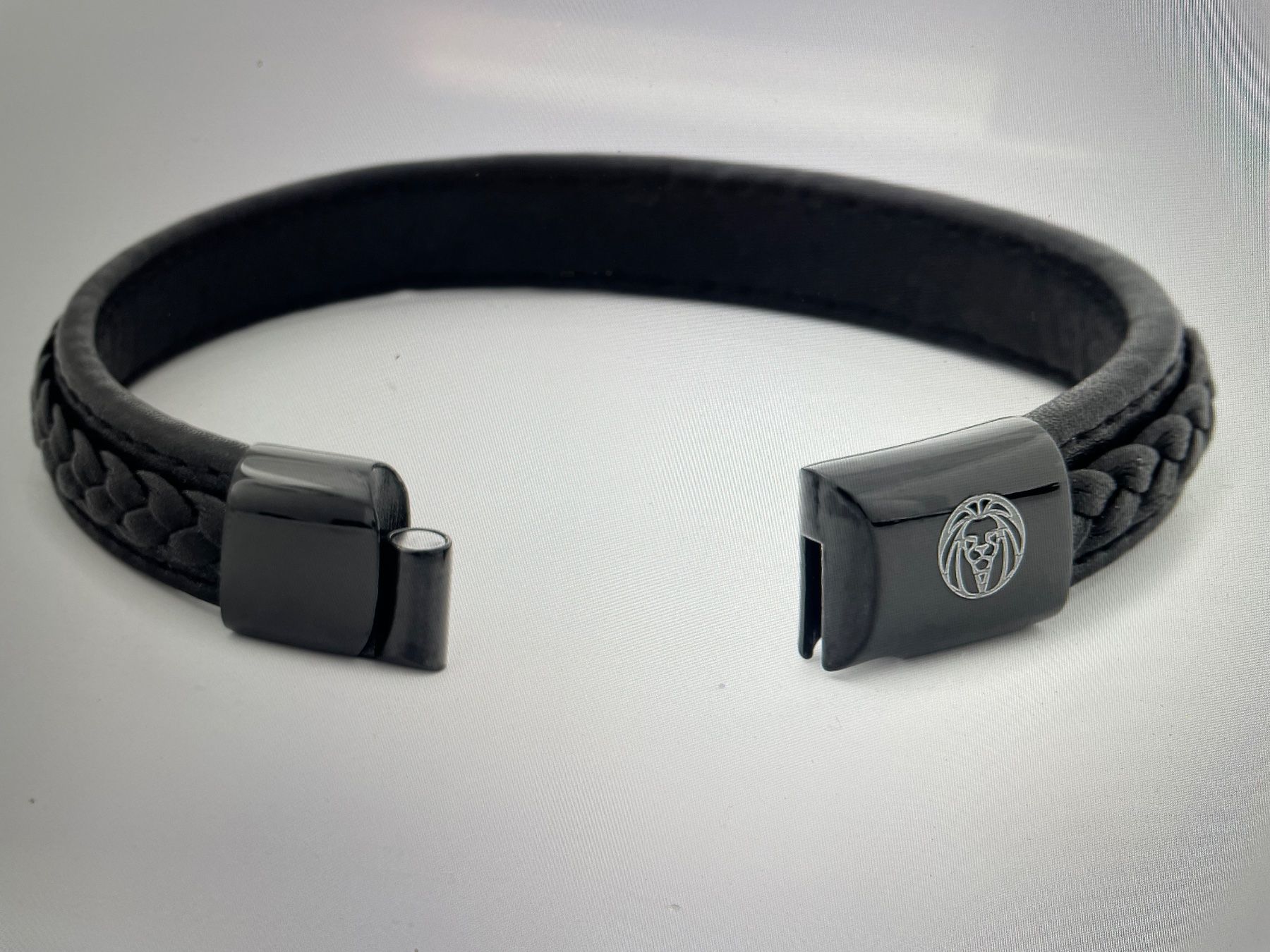 Bracciali & Braccialetti: SCHWARZES RETRO LEDERARMBAND – Nuovo (secondo la descrizione) da Egg b. Zürich venduto da underworld 2