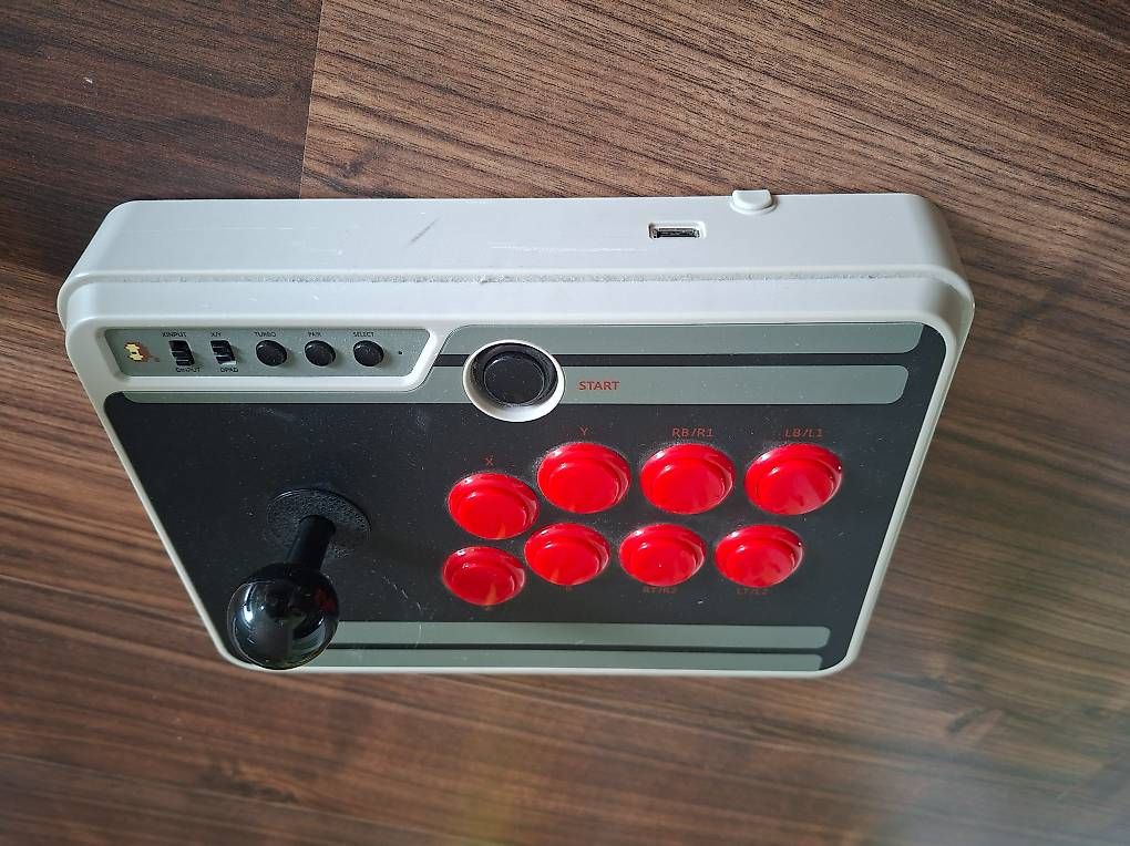 Controller: Bbitdo n30 joystick Arcade – Usato da Winterthur venduto da Tiara 2