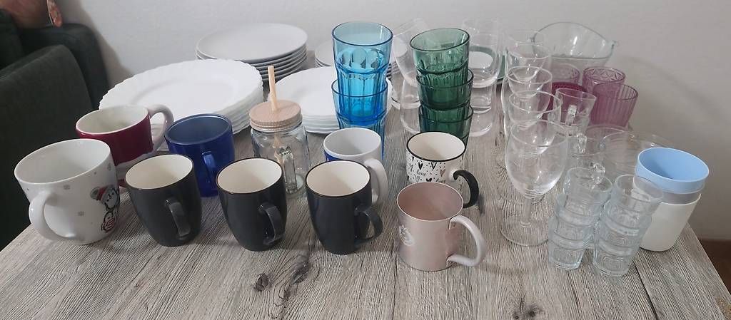 Set di piatti: Diverses Geschirr – Usato da Schaffhausen venduto da F_180 1