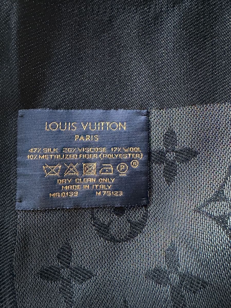 Louis Vuitton Foulard & Sciarpe: Louis Vuitton Schal schwarz mit Monogramm Muster gebraucht – Usato da Wohlen AG venduto da naza06 2