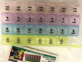 PILLENBOX / MEDIKAMENTENBOX / 7 Tage  à 4 FÄCHER