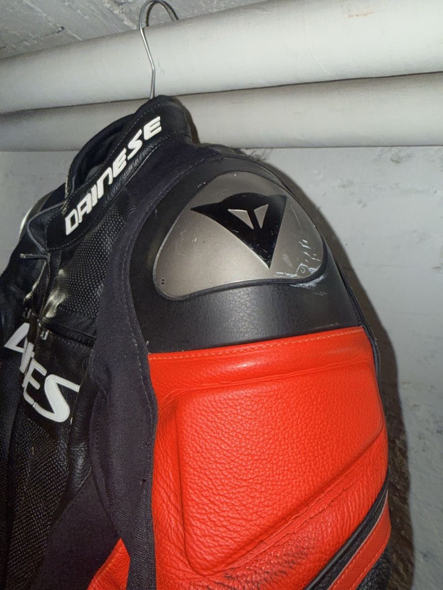 Dainese Vestes: Dainese Leder Motorradjacke Gr.48 – D'occasion à pratteln par Bogi94 5