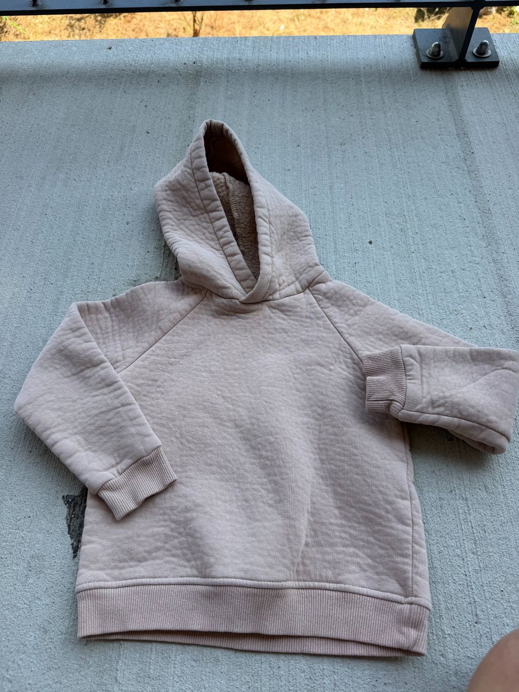 Pulls et sweat-shirts: Kinder Pullover Kapuze beige Grösse 110 – D'occasion à Riehen par ann_76jw