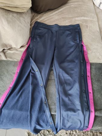 Sporthosen Damen Grösse M mit Druckknöpfen blau/pink
