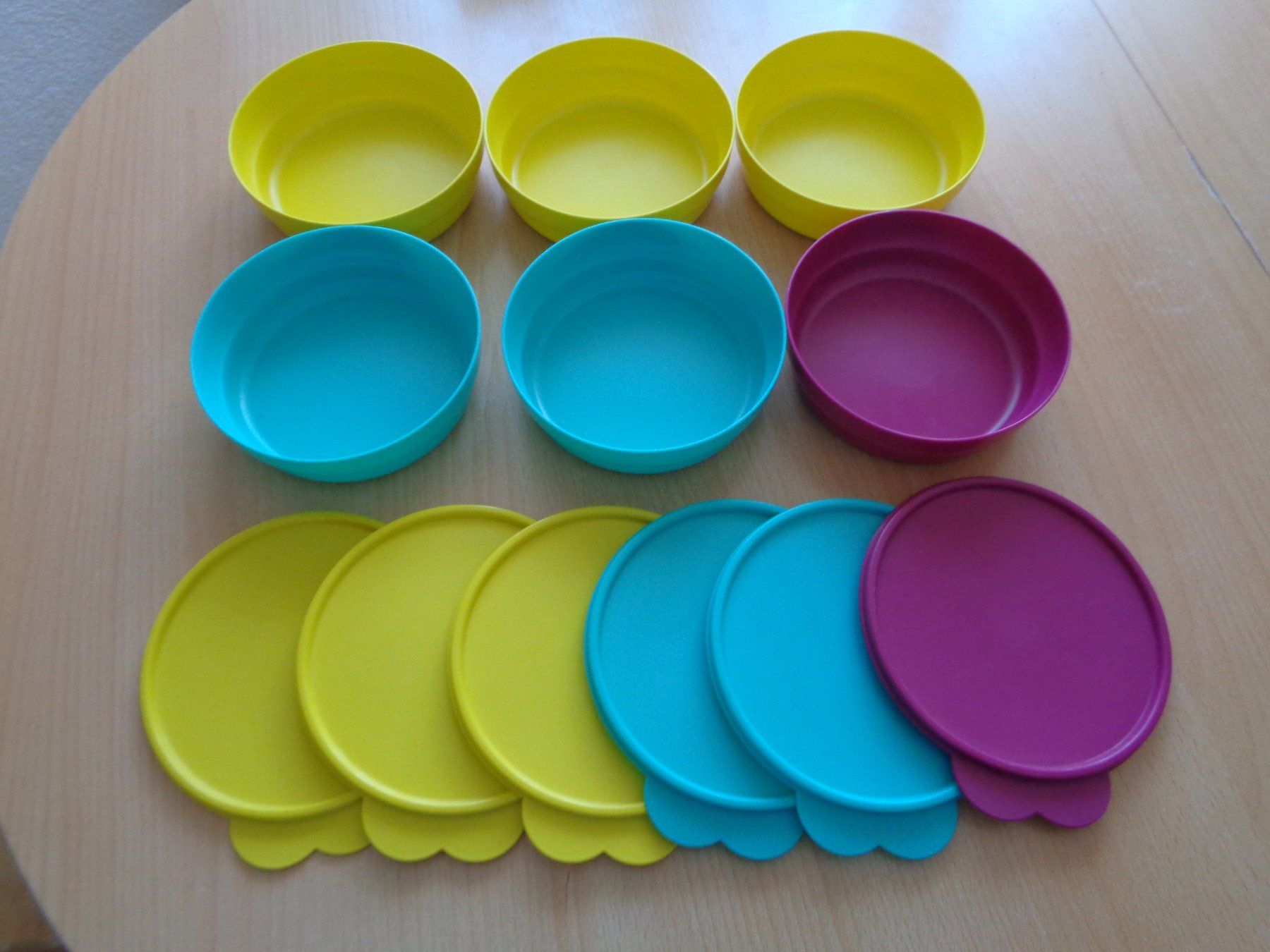 Tupperware Contenitori & Simili: Tupperware 6 Schälchen mit Deckel – Usato da Dietikon venduto da chroetli77