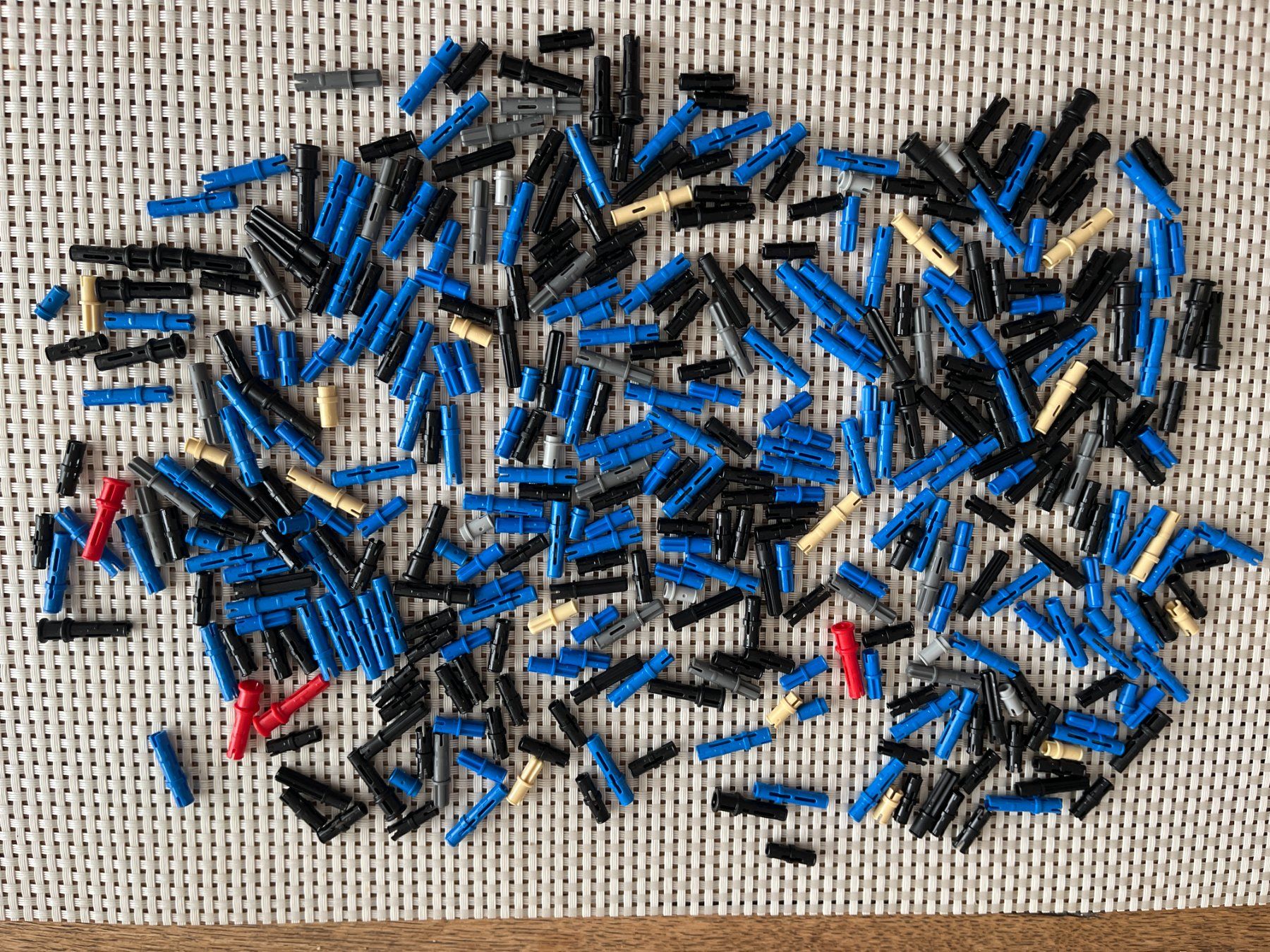 Lego Spielzeuge: Lego Technik 42053 Pin Pins Stecker – Gebraucht aus Buochs von Techtelmechtel