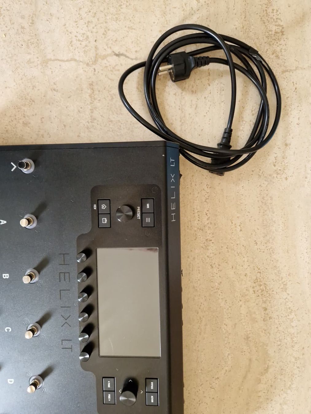 Line 6 Musikinstrumente: Helix LT – Gebraucht aus Zürich von Lovelyperfumes 3