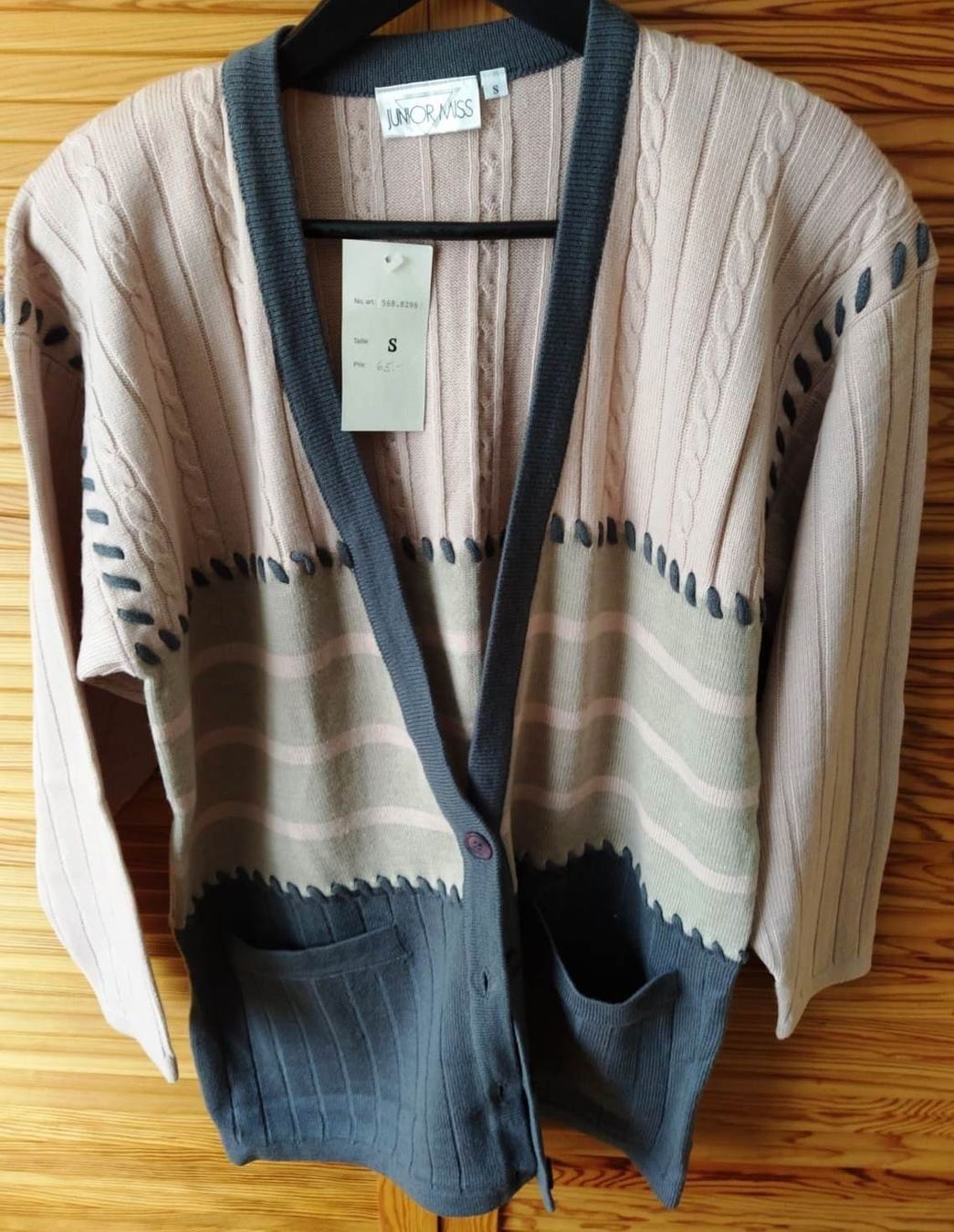 Giacche: Strickjacke mit Schulterpolster - Grösse S - – Nuovo e nell'imballaggio originale da Zürich venduto da -italo-
