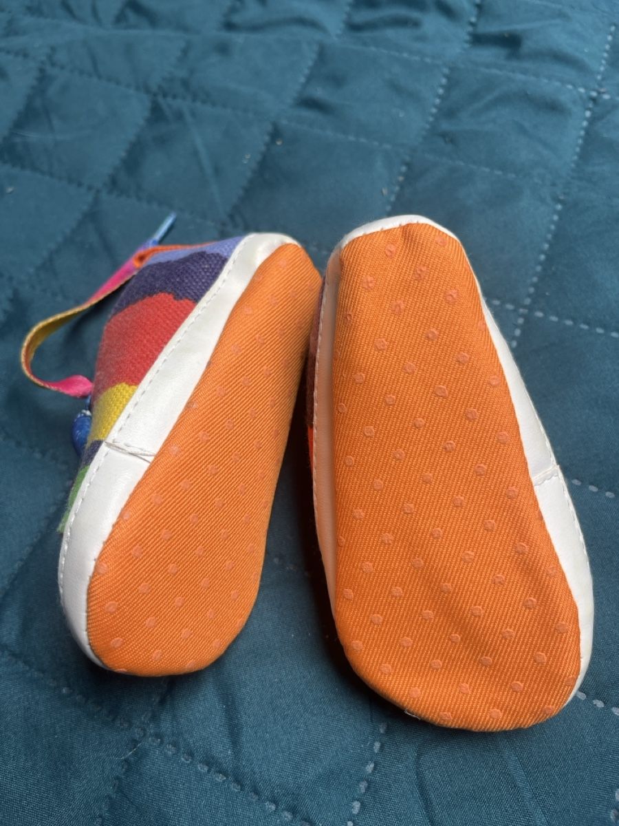Scarpe per ragazzi: Babyschuhe Regenbogenfarben, neuwertig! – Usato da Kaisten venduto da saleforfun 1