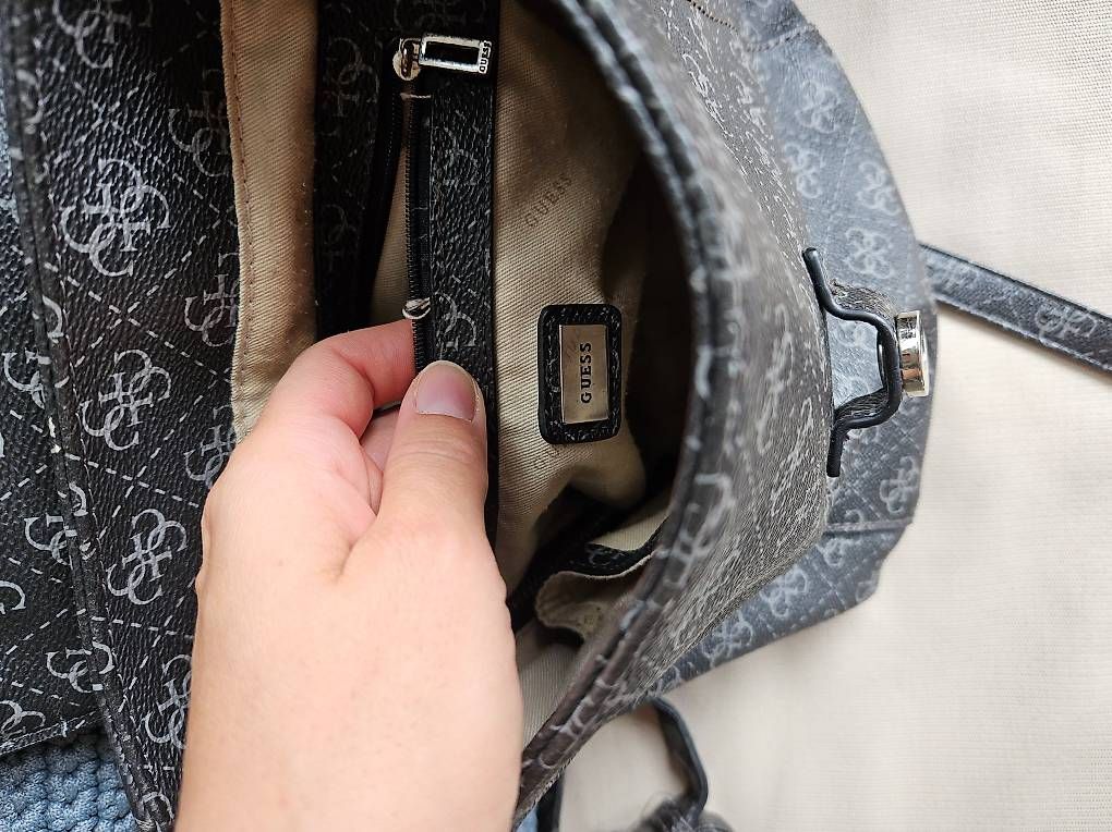 Sacs à dos: Guess Rucksack – D'occasion à Zollikofen par nel_5f8w 1