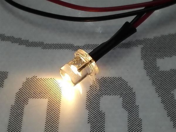 Componenti elettronici: Flachkopf-LED 3mm verkabelt 12V DC, warm – Nuovo (secondo la descrizione) da Luzern venduto da Salefactory 2