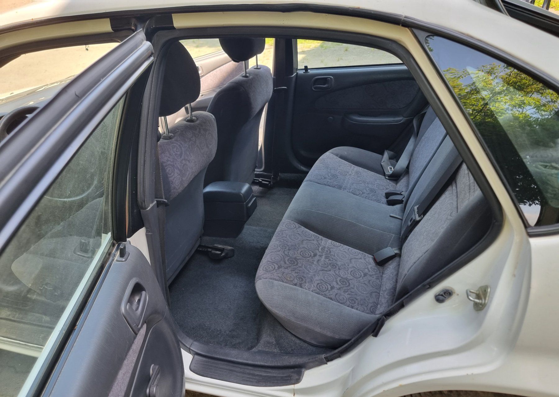 Toyota Automobili: Toyota Corolla 1600 LB – Usato da Knonau venduto da yvo_py8l 6