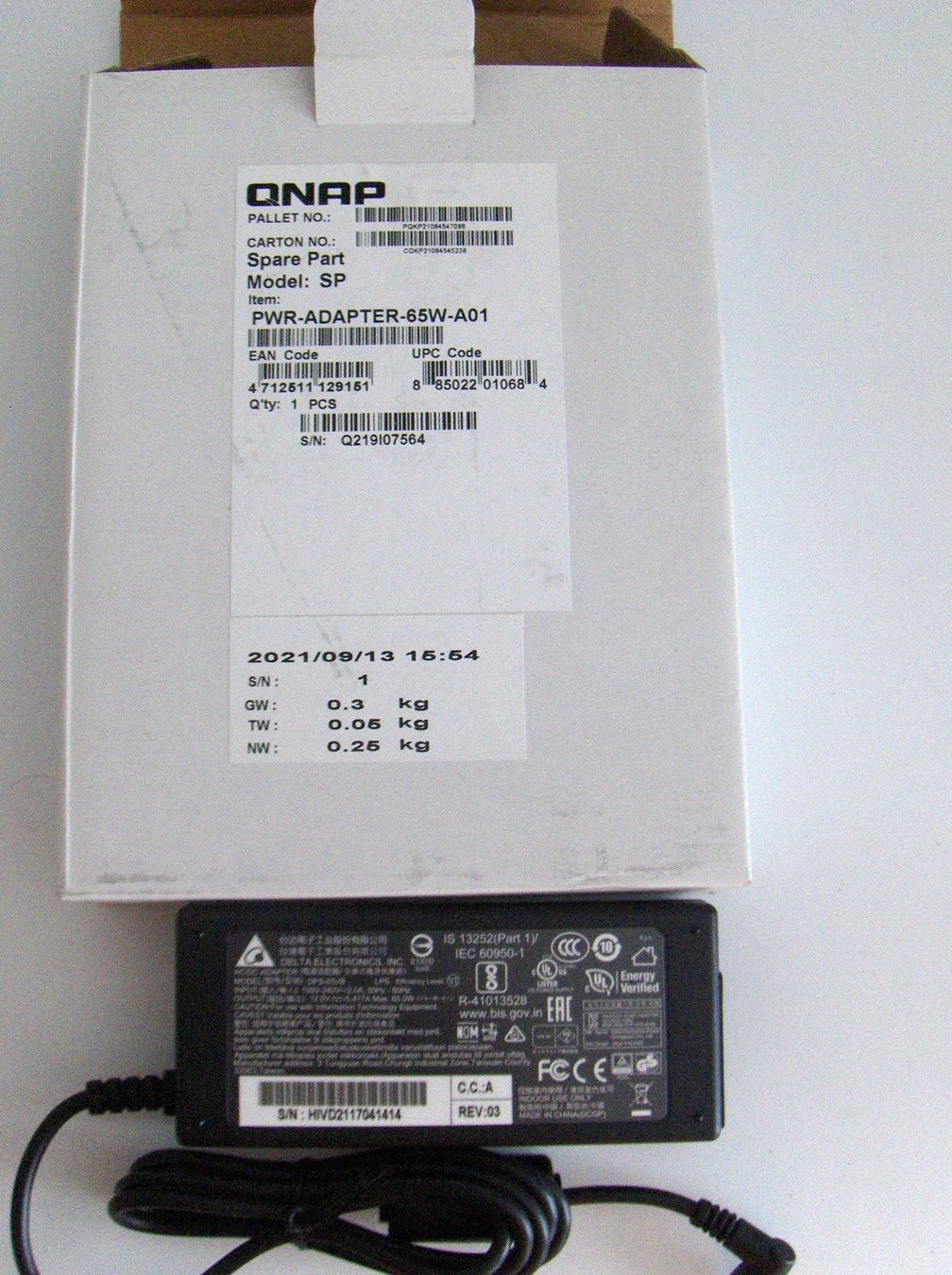 Qnap Server: QNAP Netzgerät Neu – Nuovo e nell'imballaggio originale da Landquart venduto da Spirit6