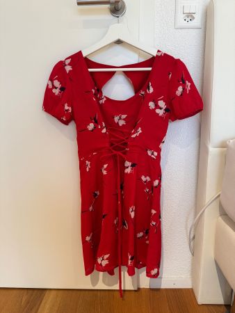 Abercrombie & Fitch rotes Kleid mit Blumenmuster - XS Petite