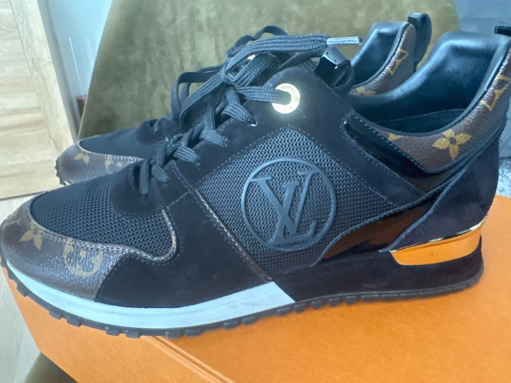 Louis Vuitton Scarpe da donna: Louis Vuitton Run Away Sneaker Schwarz, Grösse 39, Neuwer... – Nuovo (secondo la descrizione) da Kilchberg ZH venduto da atlanticpacific 2