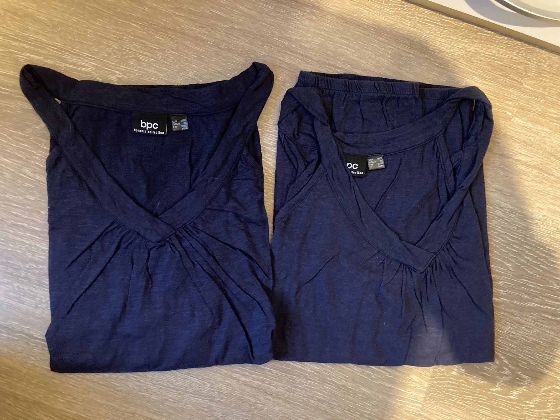 Top: 2x dunkelblaue Tops Gr. 48/50 – Nuovo (secondo la descrizione) da Thun venduto da Vans_98
