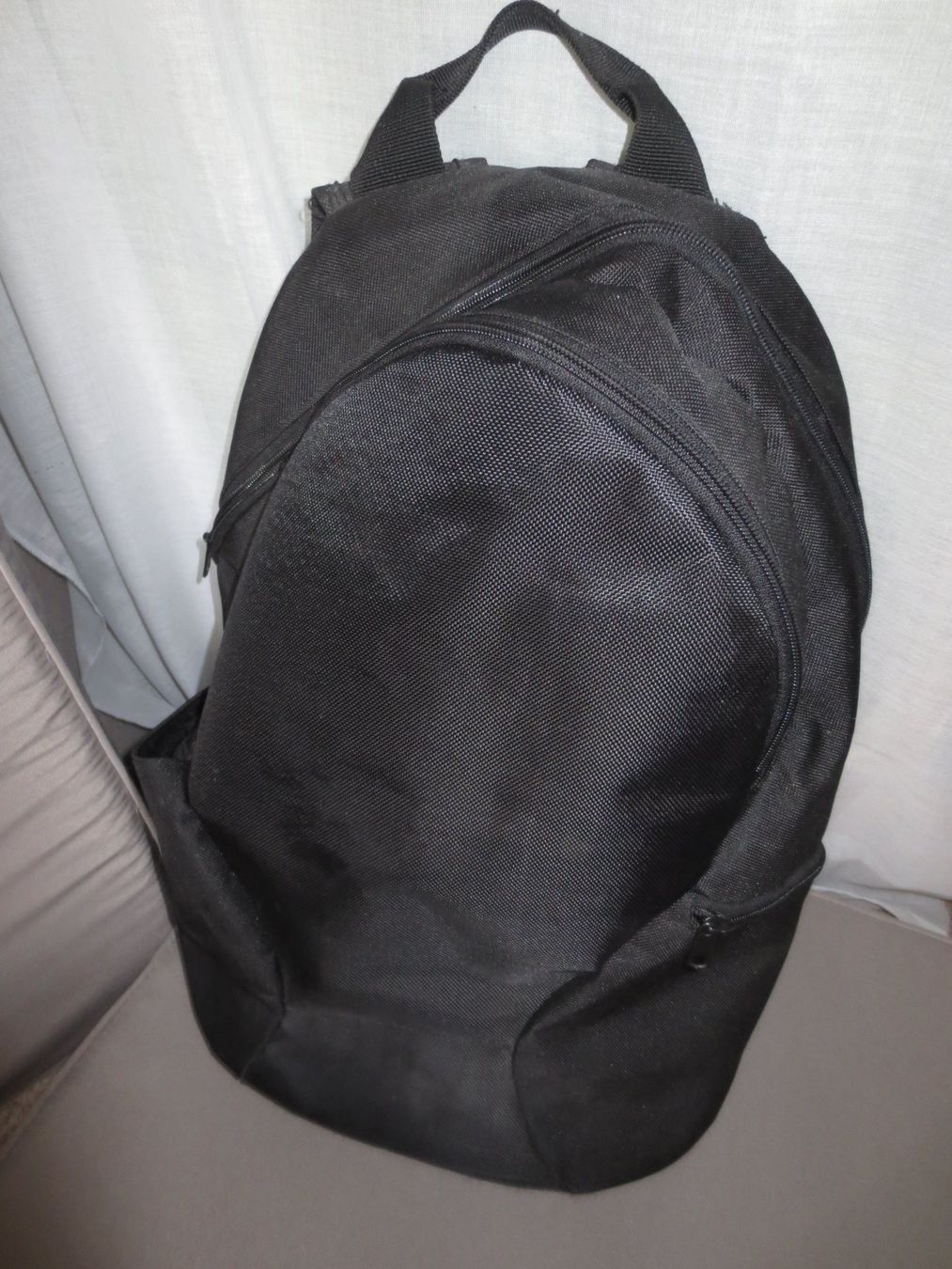 Zaini: Schwarzer Freizeitrucksack - mit Bauchgurt wenig gebraucht – Usato da Männedorf venduto da Livingston