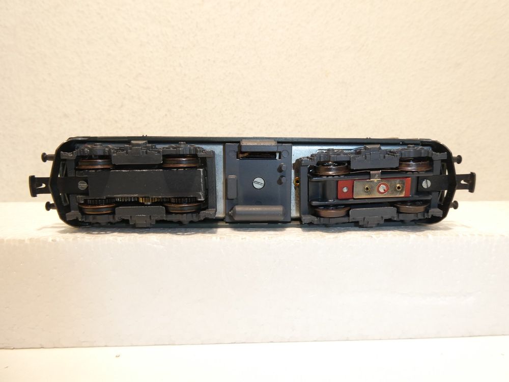 Hag Modelleisenbahnen: HAG Lokomotive SBB 11107 Re 4/4 HO (16) – Neu (gemäss Beschreibung) aus Luzern von Morgart1315 4