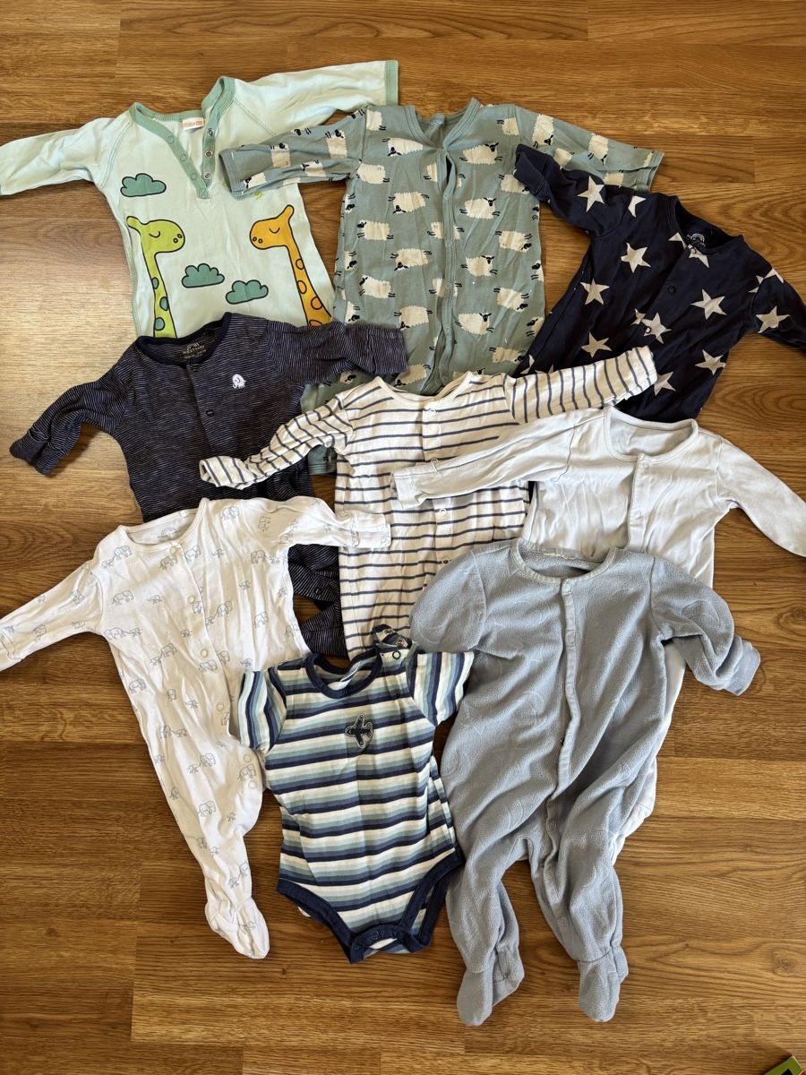 Lotti & Set di vestiti: 9 Bodys 1-3 Monate – Usato da Schaffhausen venduto da mar_dg95
