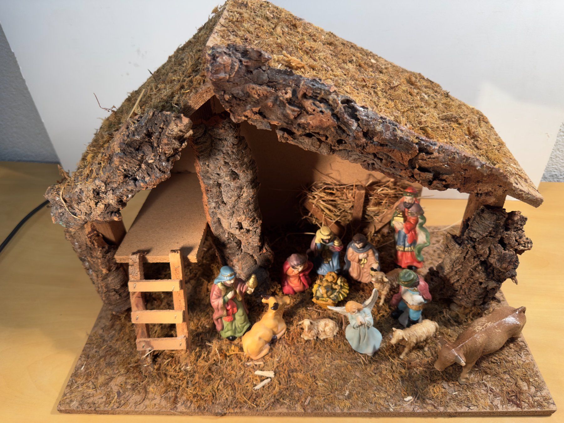 Tutte le decorazioni: Sehr schöne Weihnachtskrippe inkl. Figuren – Usato da Dürnten venduto da RaschaKatz
