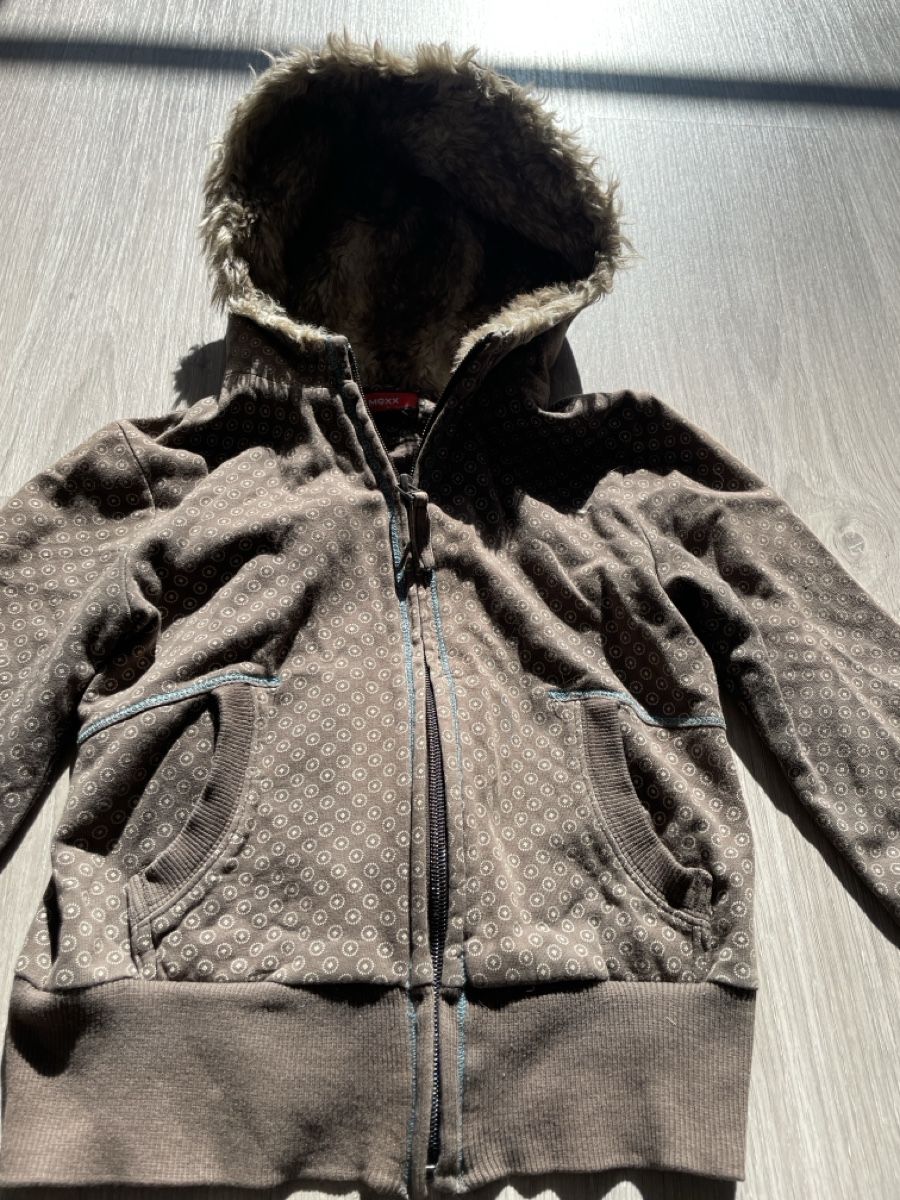 Mexx Pulls et sweat-shirts: Pullover mit Kapuze, Grösse 136, Top Zustand! – D'occasion à Biel/Bienne par Bolagol9 1