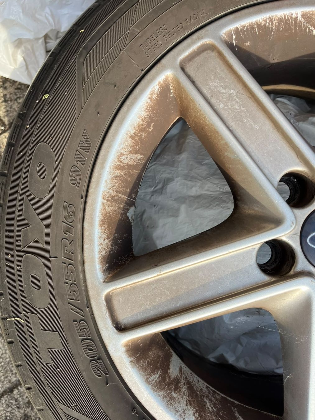 Pneumatici & Ruote complete: 3 Ford Sommerpneu mit Felgen – Usato da Winterthur venduto da Sirfabregas4 3