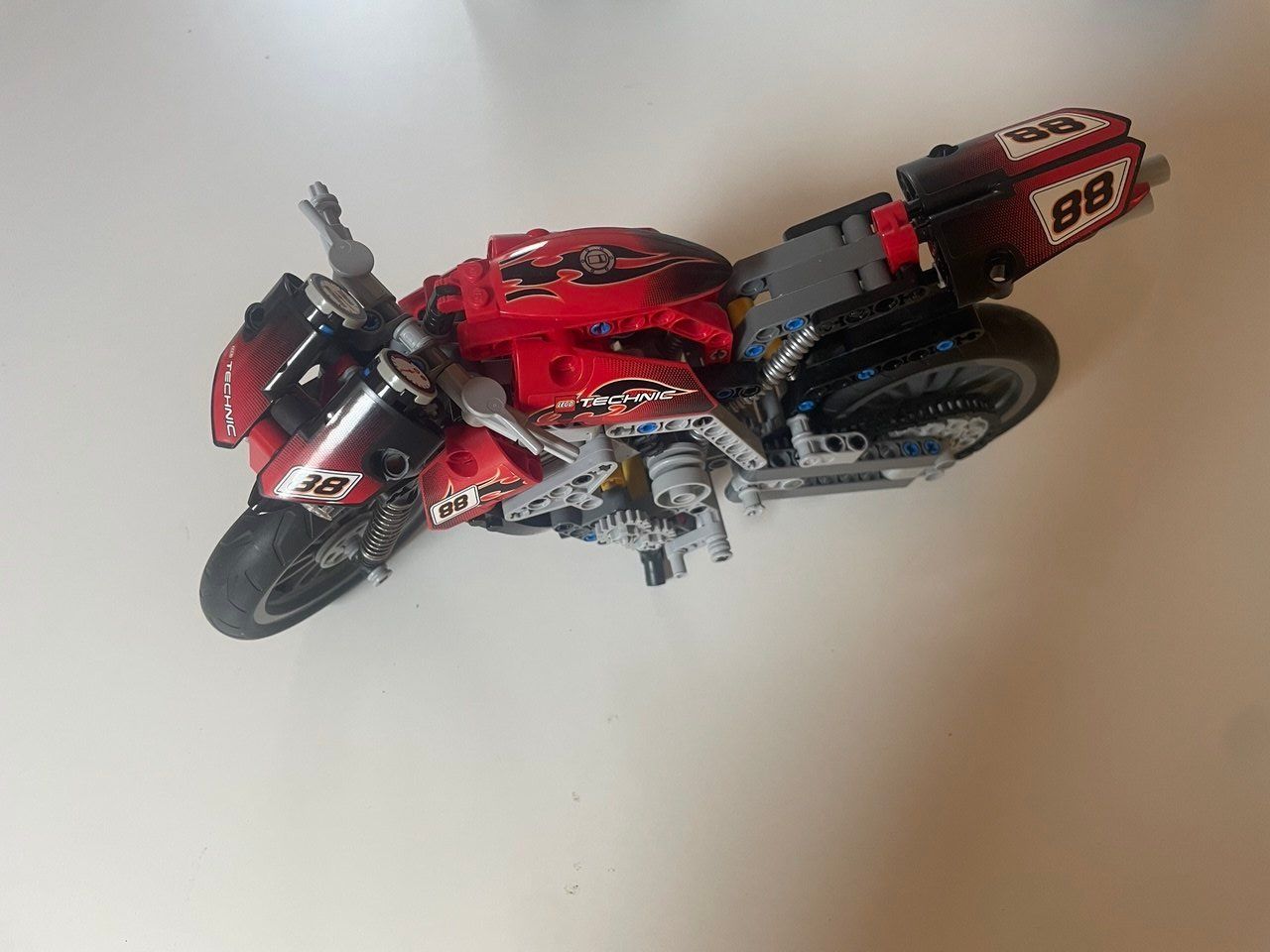 Lego Jeux de construction: Moto légo technic – D'occasion à Estavayer-le-Gibloux par Petitpierretheo 1