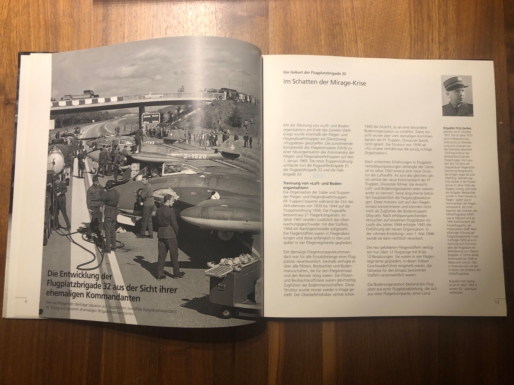 Libri: 25 Jahre Flugplatzbrigade 32 – Usato da Bern venduto da Boox 2