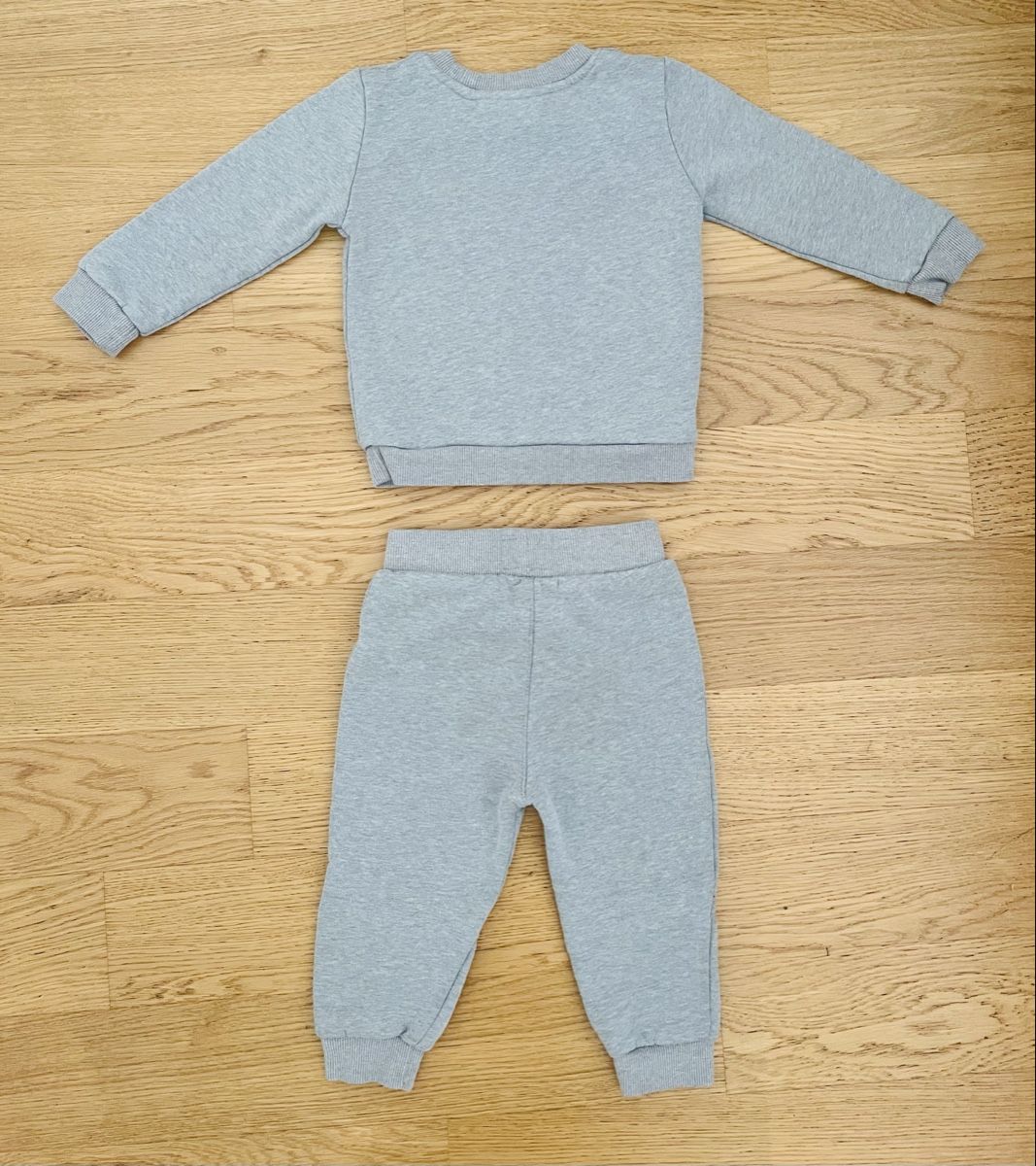 Pantalons: Ensemble de jogging Taille 86 – D'occasion à Sion par FashionStore3 1