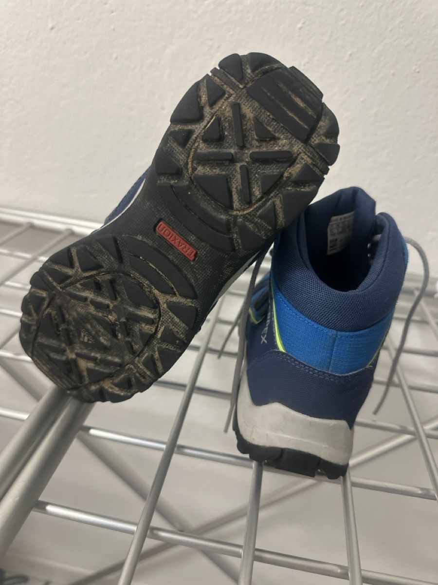 Adidas Chaussures garçon: Adidas terrex 33 – D'occasion à Bosco Luganese par sue_wrg2 1