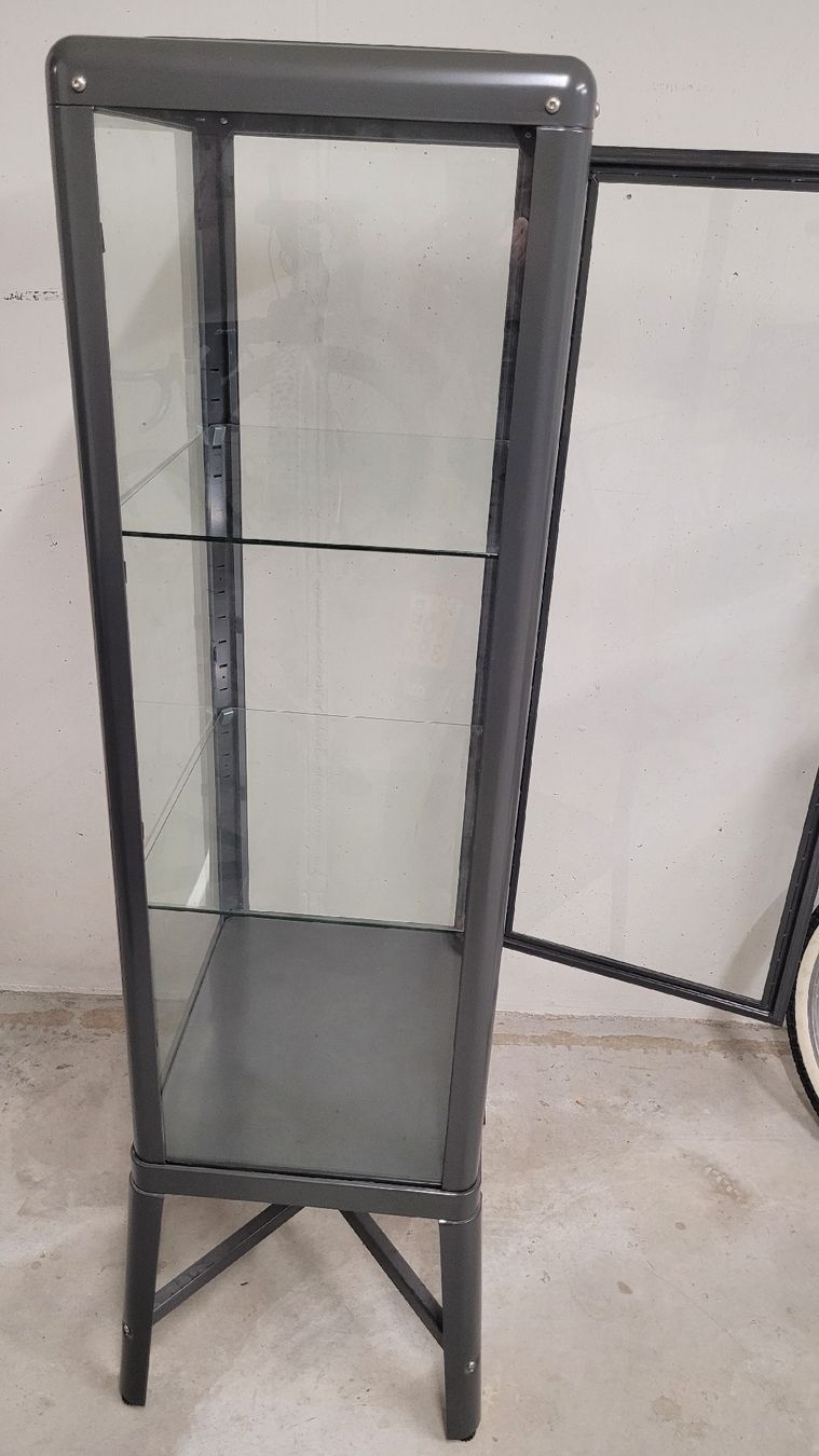 Ikea Vitrines: Ikea - Vitrine FABRIKÖR 57x150cm – D'occasion à Münchenbuchsee par Scorsy 1
