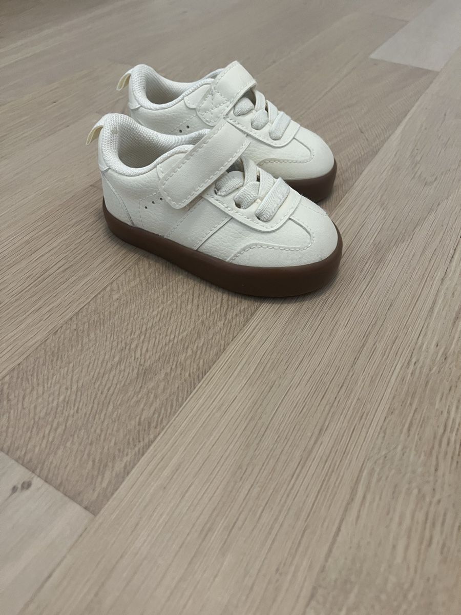 Scarpe per ragazzi: Sneaker Kinder •NEU• Gr. 18/19 – Nuovo (secondo la descrizione) da Wallisellen venduto da Romina83