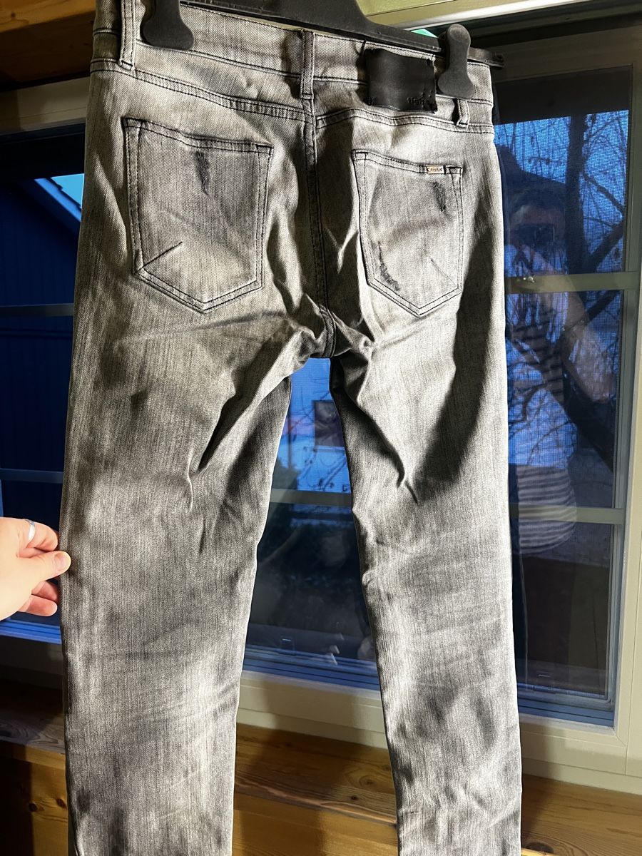 Jeans: Tigha Clyde Jeans Grey Distressed Look. Size 29/32. – Gebraucht aus flawil von KauzigerBergeremit 4