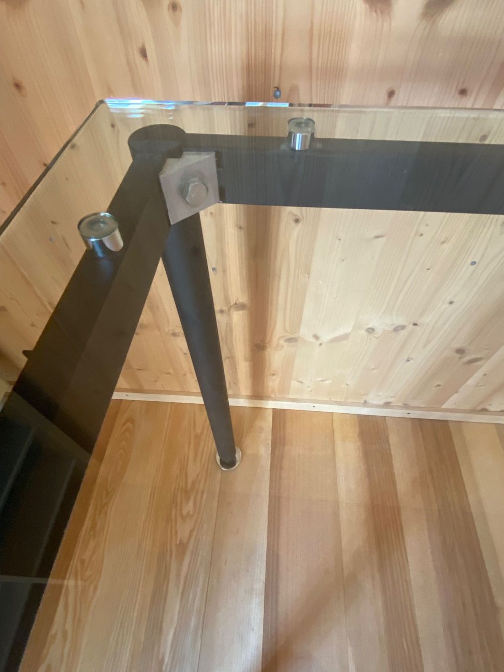 Tavoli: Glastisch mit schwarzem Metallunterbau – Usato da Kottwil venduto da SonjaSchilliger 8