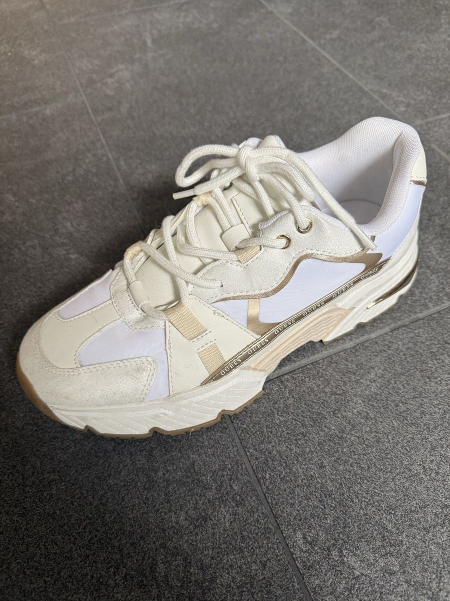 Guess Scarpe da uomo: 2 VERSCHIEDENE Guess Sneaker Gr. 41 – Usato da Belp venduto da mitkul 1
