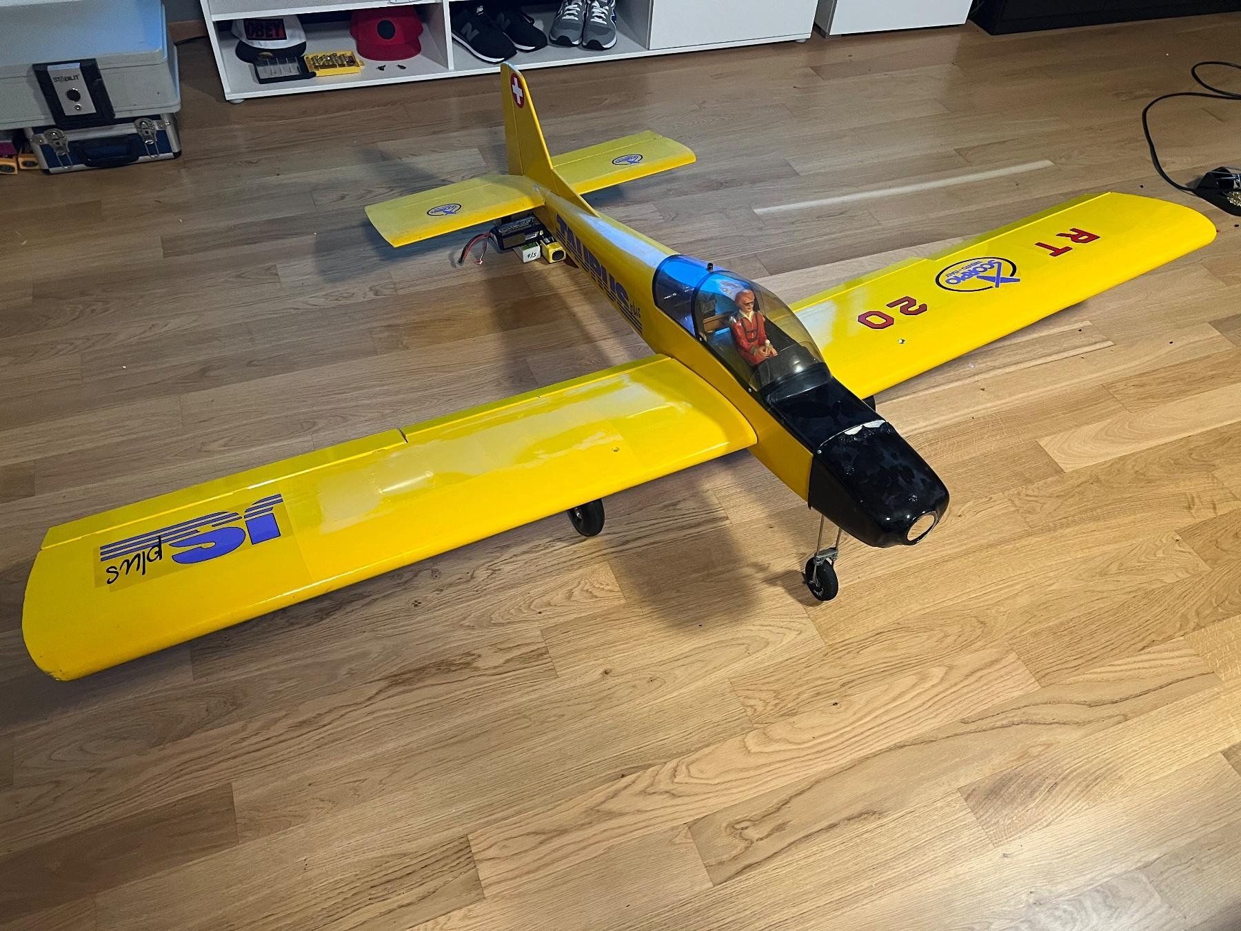 Modellismo RC: RC Motorflugzeug -  Schlepper TAURUS von Scorpio – Usato da Rudolfstetten venduto da grapf