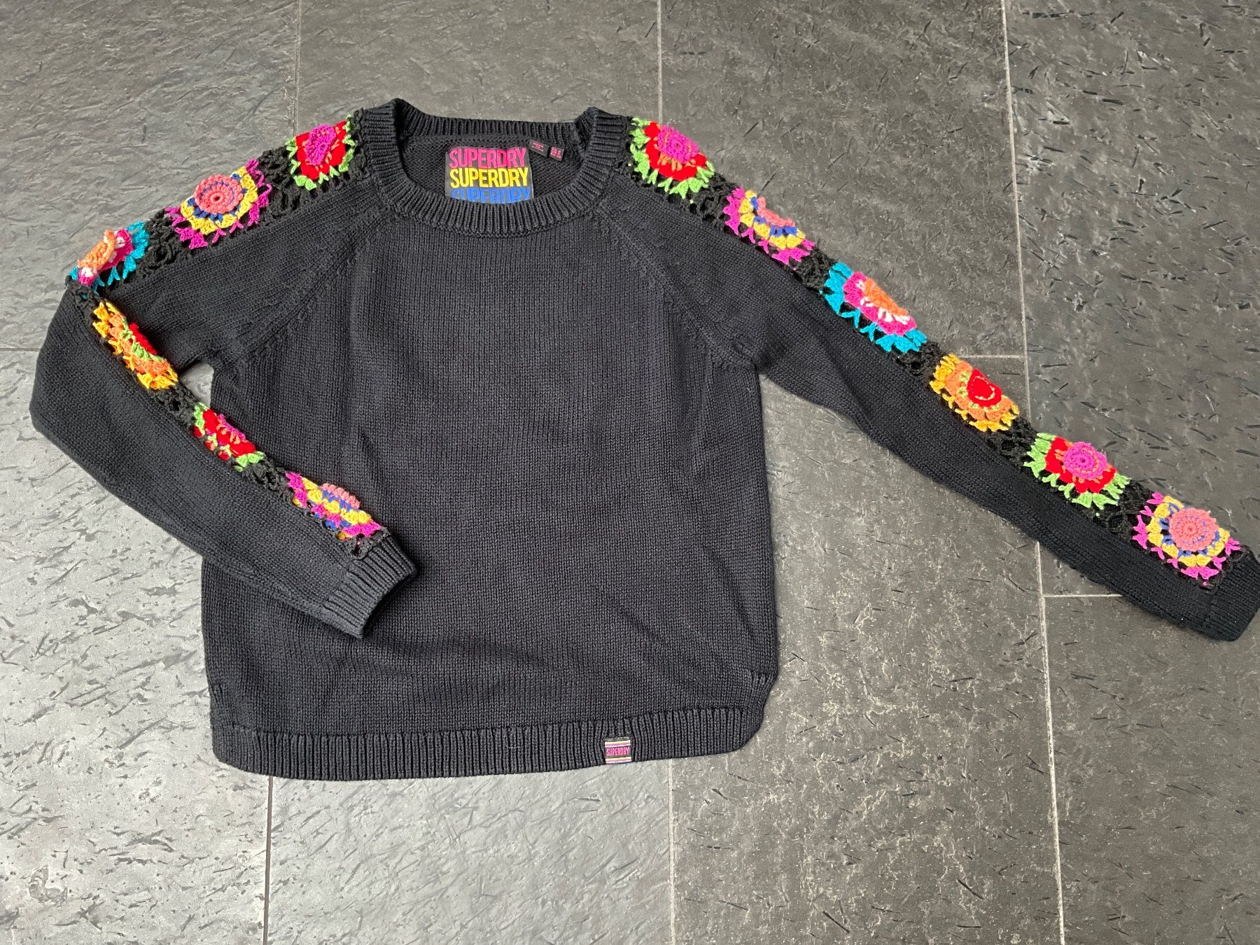 Maglioni & Felpe: Pullover, SUPERDRY, Mädchen, EU36, sehr HERZIG! – Usato da Stäfa venduto da Rbeerli0
