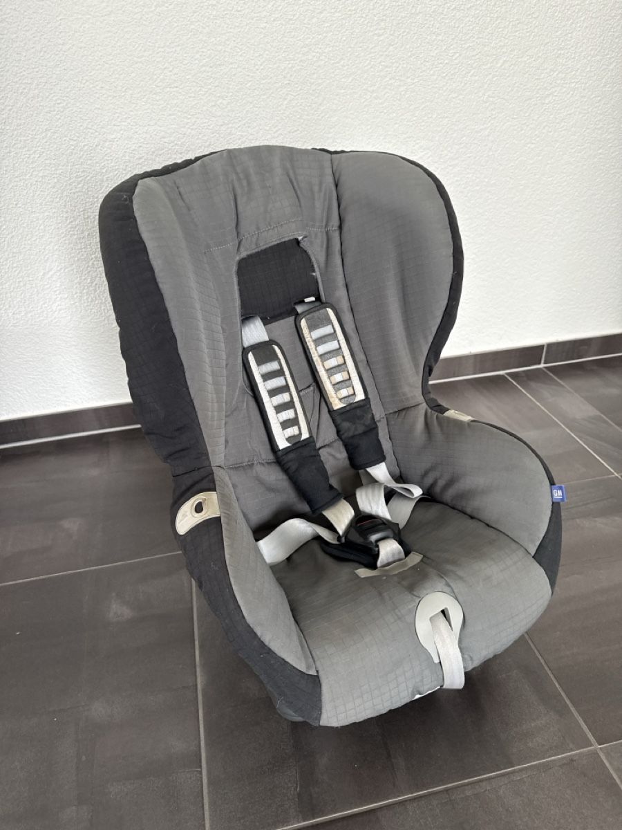 Britax Römer Seggiolini per auto: Kindersitz Römer Autositz Grau/Schwarz – Usato da Dulliken venduto da Pathat81