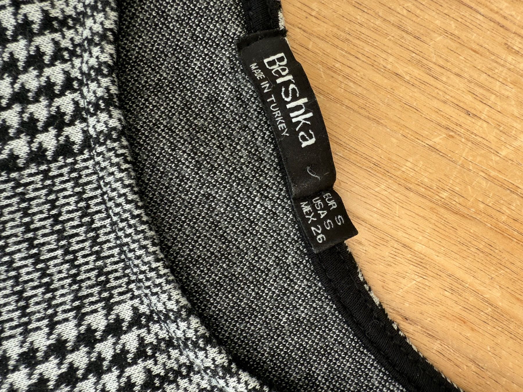 Maglioni & Felpe: Pulli bershka – Usato da visp venduto da Kmemo1 1