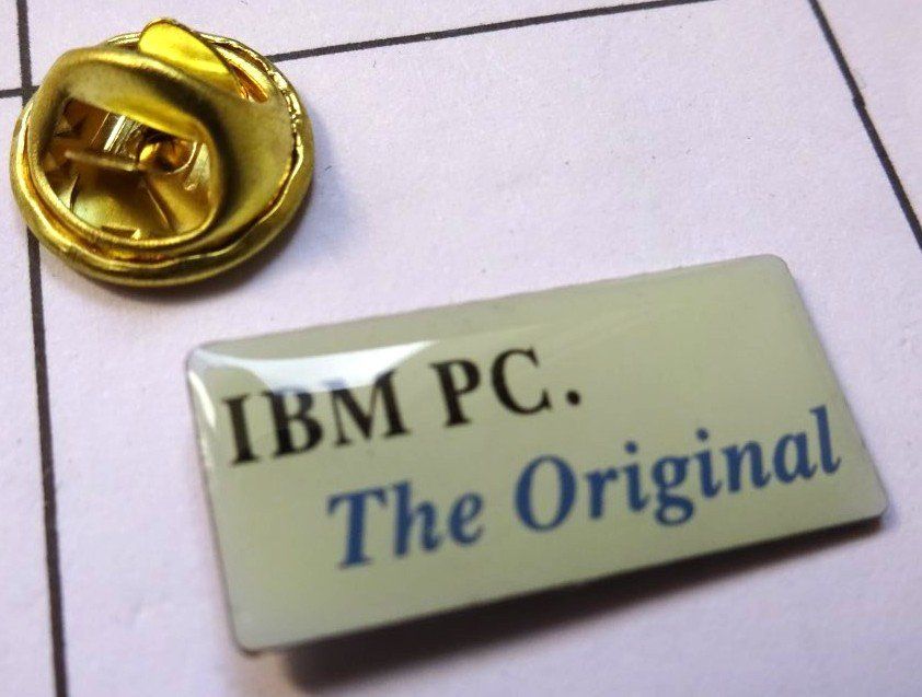 Placchette & Badge: Pin I B M  PC The Original – Usato da Utzenstorf venduto da BUtter81