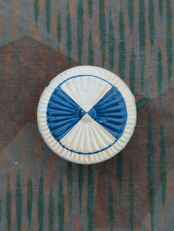 Schweizer Armee Plaketten & Abzeichen: Kokarde zu Tschako Ord. 1898 Zug – Gebraucht aus Bauma von SwissMilitaria