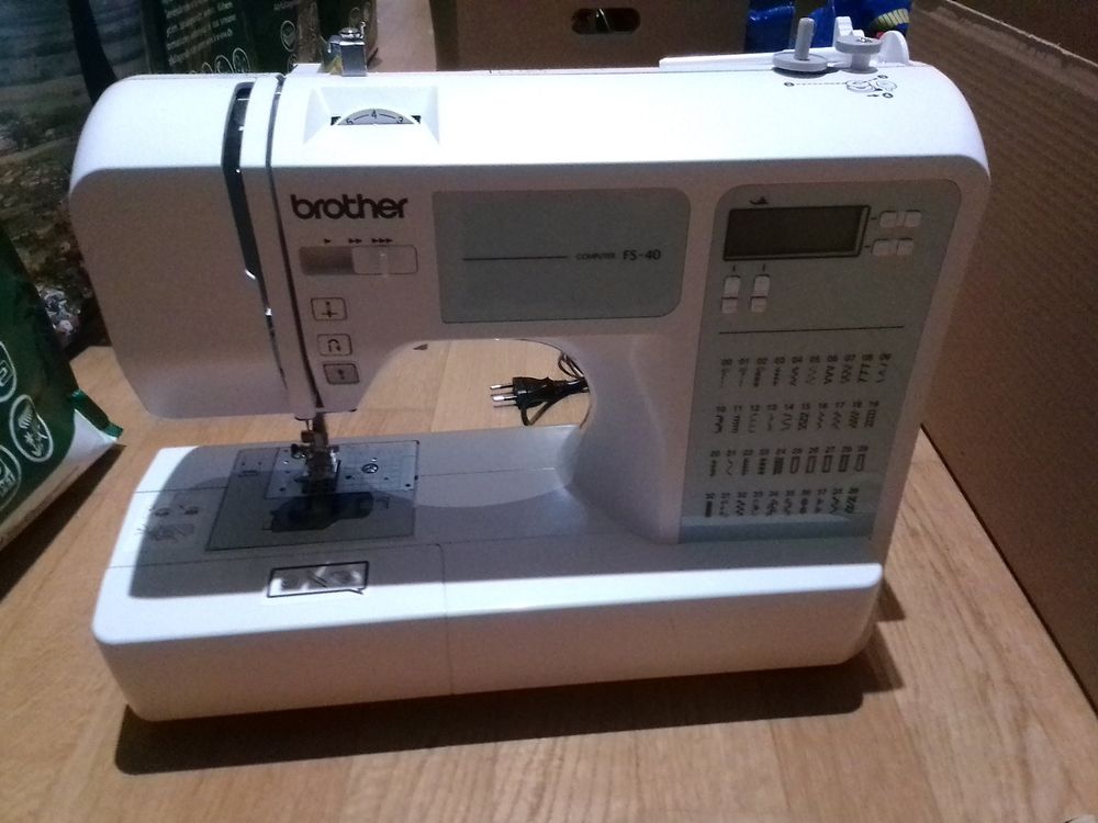 Brother FS-40 Nähmaschine mit vielen Nähsachen | Kaufen auf Ricardo