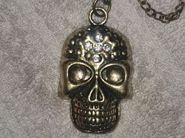 Totenkopf mit Strass, Skull, cranio, mexique, Grind an Kette