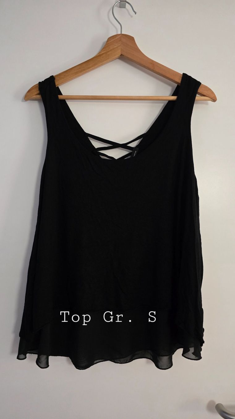 Tops: Top, schwarz Gr. S – Gebraucht aus Sumiswald von van_tfv5